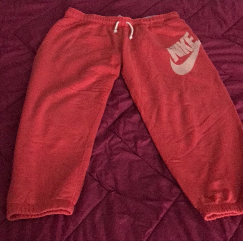 looking for a pair of these in pink xl or xxl